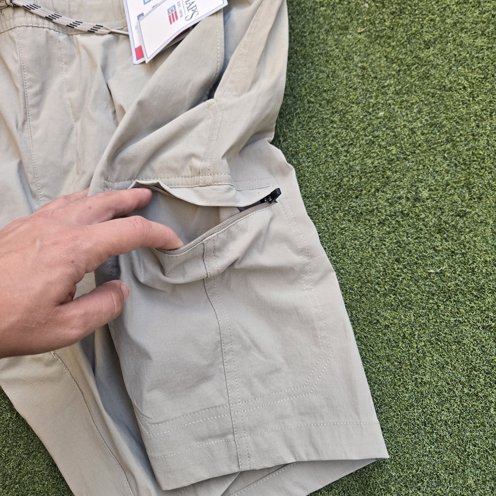 Chaps Performance Cargo Shorts Men's XL Khaki 8" Inseam - Picture 3 of 8